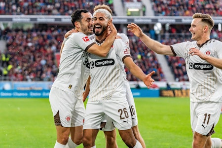 Bundesliga: FC St. Pauli holt beim SC Freiburg den ersten Sieg der Saison