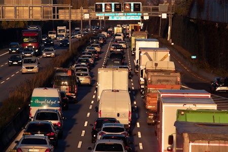 A100 gesperrt – langer Stau auf A113 und umliegenden Straßen