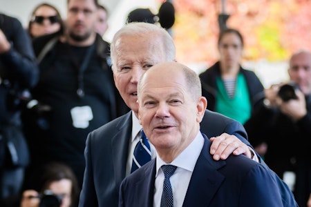 Scholz will Biden nicht folgen: Amerikanische Raketen spalten Europa