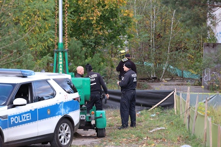 Partnerin mit Eisenstange am Güterbahnhof Köpenick getötet: Mann festgenommen