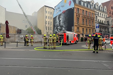 Brand in Berlin-Mitte: Feuer in Restaurant Amrit – Verletzte