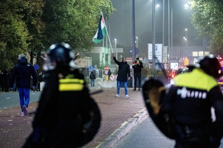 Amsterdam: Israel schickt Außenminister – Fußballfans nach „Feldzug gegen Juden“ ausgeflogen