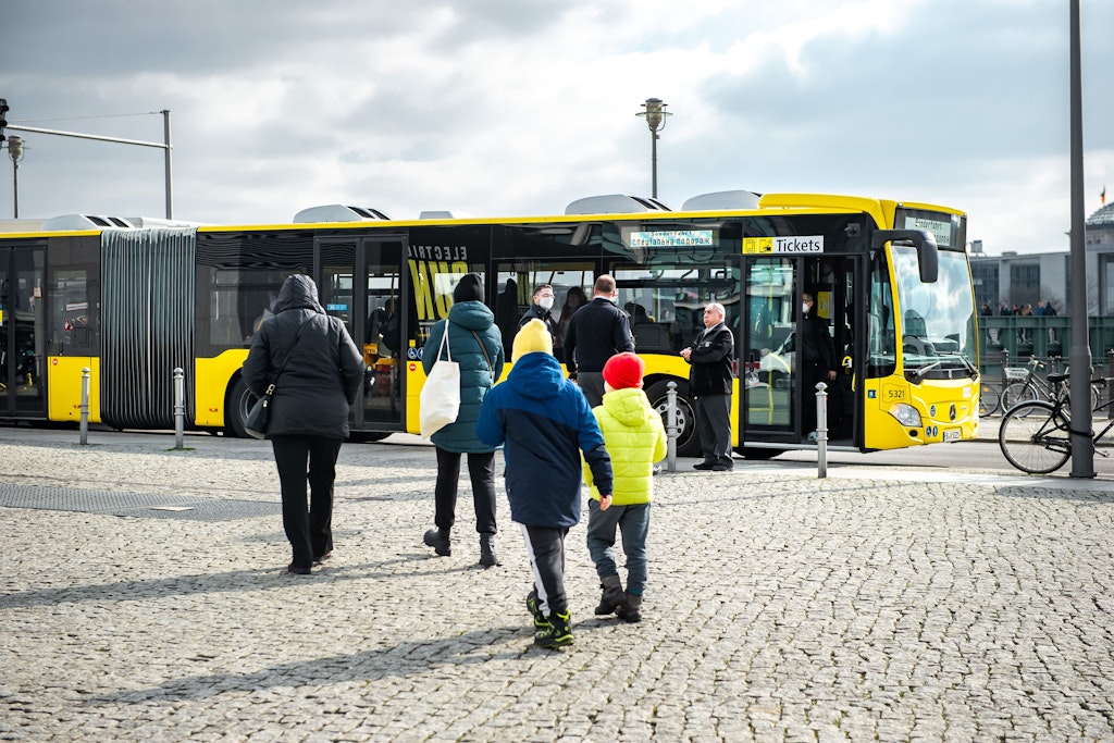 Busfahren in Berlin: Eine Mischung aus Überlebens-Training und Trash-TV