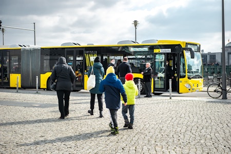 Busfahren in Berlin: Eine Mischung aus Überlebens-Training und Trash-TV