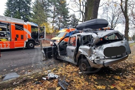 Unfall in Mahlsdorf: Lkw und Auto stoßen zusammen – zwei Verletzte