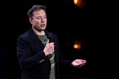 Elon Musk attackiert RWE-Chef Markus Krebber wegen deutscher Strompreise