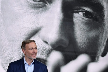 Weniger Steuern statt weniger Lehrer: Wo die Kettensäge wirklich gebraucht wird