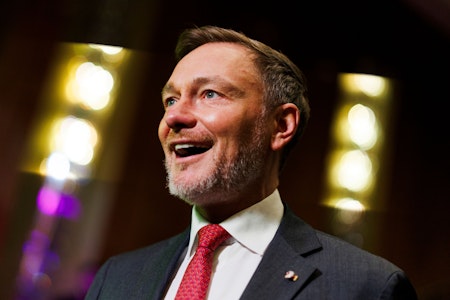 Christian Lindner scherzt über Tortenwurf: Rasierschaum statt Sahne – das war traumatisch