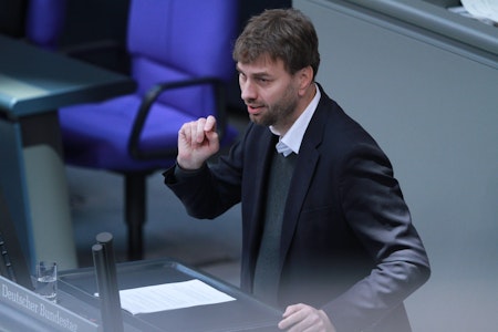 Prozess: Stefan Gelbhaar gewinnt vor Gericht gegen Berliner Parteikollegin Klara Schedlich