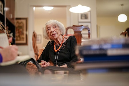 Warum wird Margot Friedländers Kritik am Antisemitismus von Migranten in einem WDR-Interview weggel…