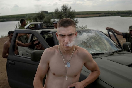 Schluss mit der Heldenrhetorik: Es wird Zeit für eine realistische Repräsentation des Ukrainekriegs