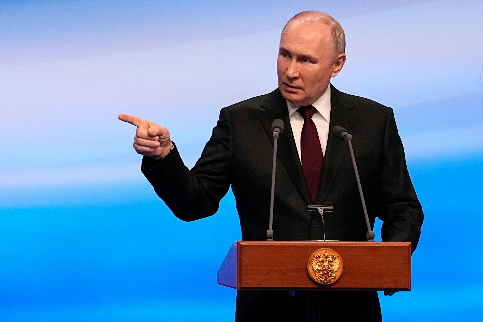 Wladimir Putin will nicht nur den sowjetischen Machtbereich wiederherstellen, sondern eine russische Hegemonie über ganz Europa errichten. Oder?