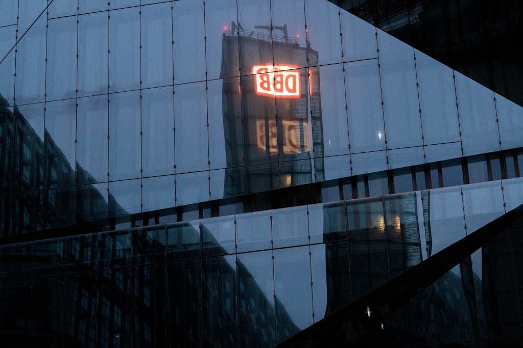 Jahresbilanz 2024: Deutsche Bahn fährt wieder Milliardenverlust ein