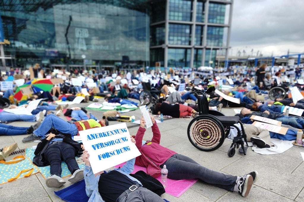 ME/CFS-Demo in Berlin: Wie die Politik chronisch Kranke im Stich lässt