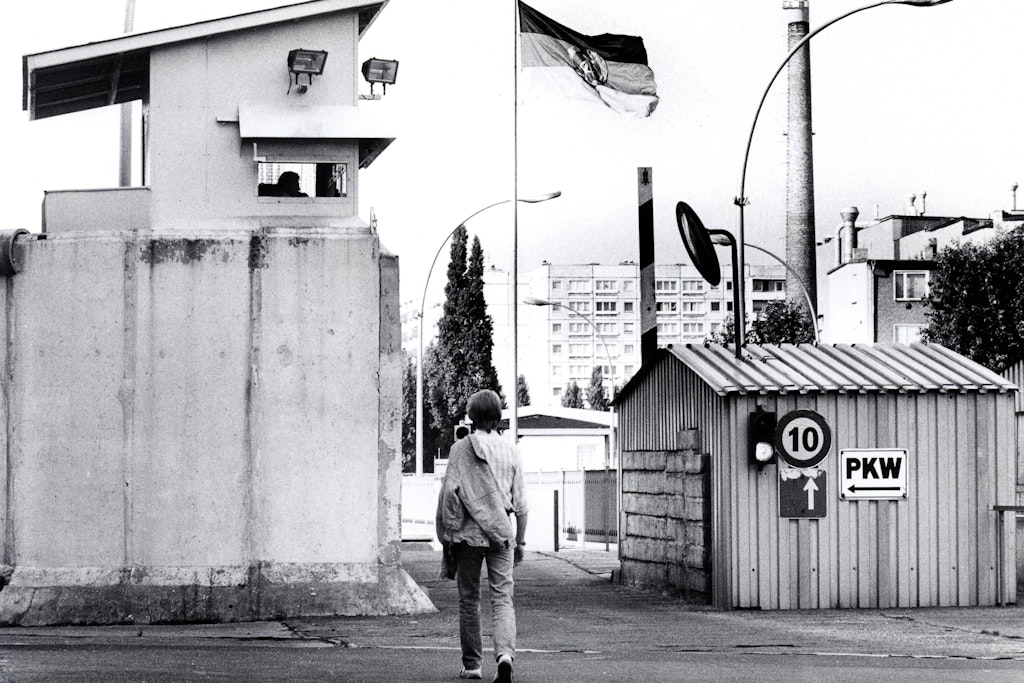 Kontrolle beim Museumsbesuch in Berlin: Wie früher bei der Grenzabfertigung in die DDR