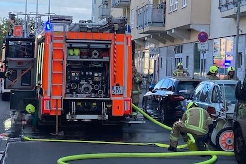 Brand in Berlin-Hellersdorf: Mensch lebensgefährlich verletzt