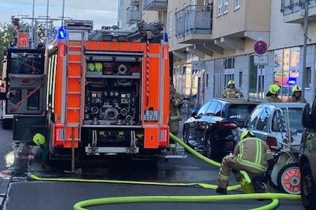 Brand in Berlin-Hellersdorf: Mensch lebensgefährlich verletzt
