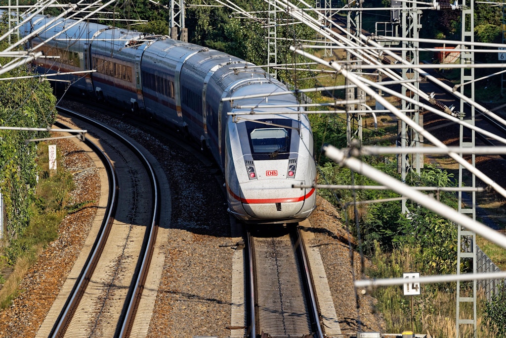 Berlin–Hannover: Warum die wichtigste Bahnstrecke in die Hauptstadt so lange ausfällt
