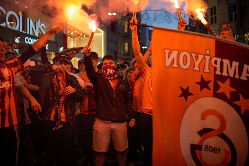 Polizisten durch türkische Fußballfans verletzt: GdP äußert sich zu schwarzem Wochenende