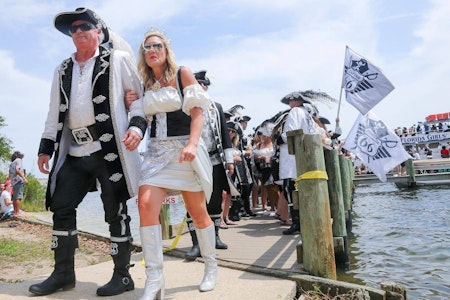 US-Elitesoldaten lösen mit „Piratengefecht“ Strand-Horror aus