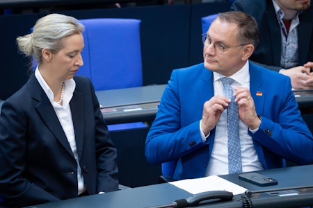 Verdoppelter Satz: AfD-Chefs Weidel und Chrupalla erhöhen sich selbst das Gehalt