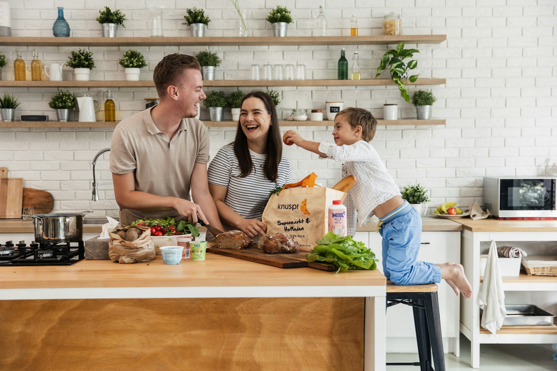 <strong><a target="_blank" rel="nofollow" href="https://www.knuspr.de/thema/summer-competition">Knuspr</a> ist vor allem für Familien eine Erleichterung im Alltag</strong>