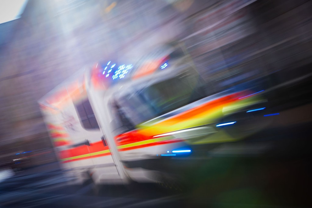 Verkehrsunfall auf Mariendorfer Damm: Ehepaar stirbt im Krankenhaus
