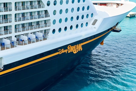 Kind geht über Bord der „Disney Dream“: Dramatische Rettungsaktion wirft Fragen auf
