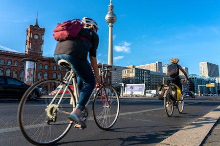 Von Neukölln zum Alex: 37 Grad am Mittwoch und die Berliner drehen heute schon durch
