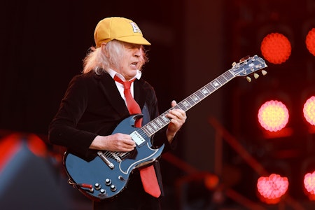 AC/DC in Berlin: Angus Young entfacht Höllenfeuer im Olympiastadion