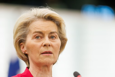 Von der Leyen vor Misstrauensvotum wegen Corona-Politik