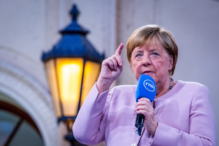 Merkel gegen Merz: Plötzlich ist die Altkanzlerin Oppositionsführerin in ihrer eigenen Partei