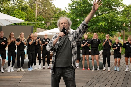 Unverzeihlich: Die deutschen Fußballfrauen singen mit Wolfgang Petry EM-Hymne