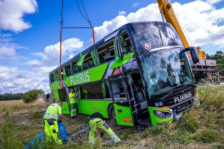 Flixbus-Unfall Autobahn nach Berlin: Bus kippt um – 23 Menschen verletzt