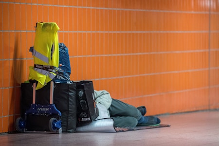 Zwischen Hunger und Moral: Von einem Mann, der zu viel sieht und zu wenig tut