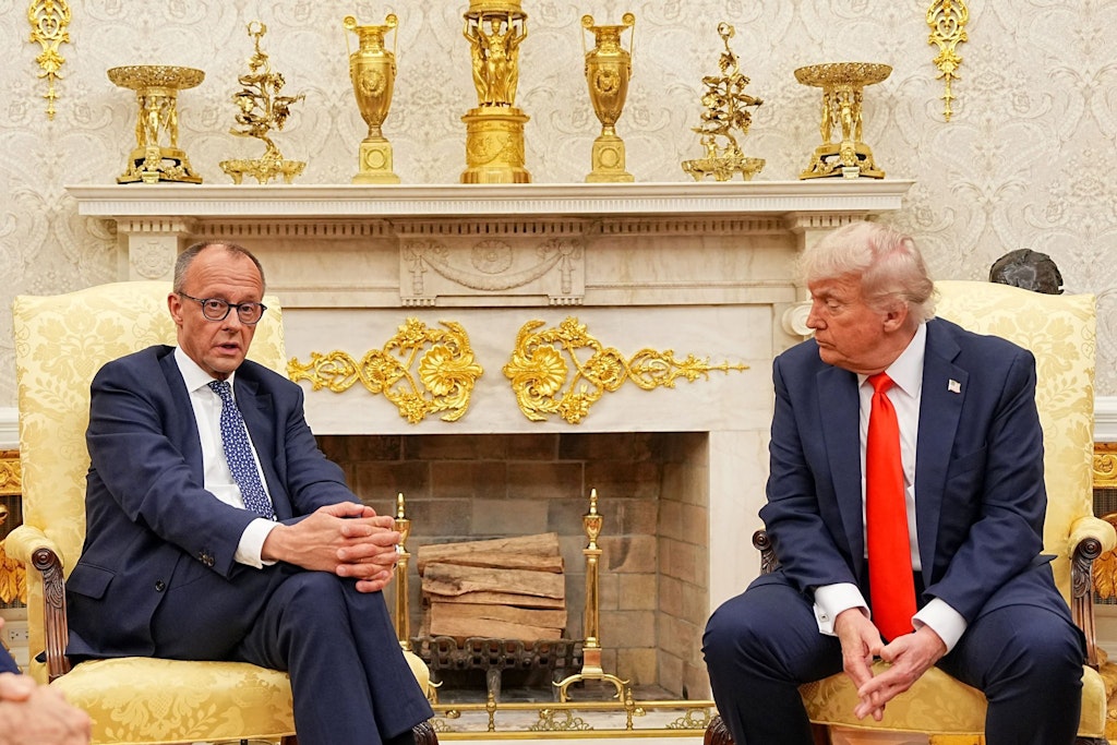Trump AB'yi tarifelerle şiddetli bir krize daldırıyor