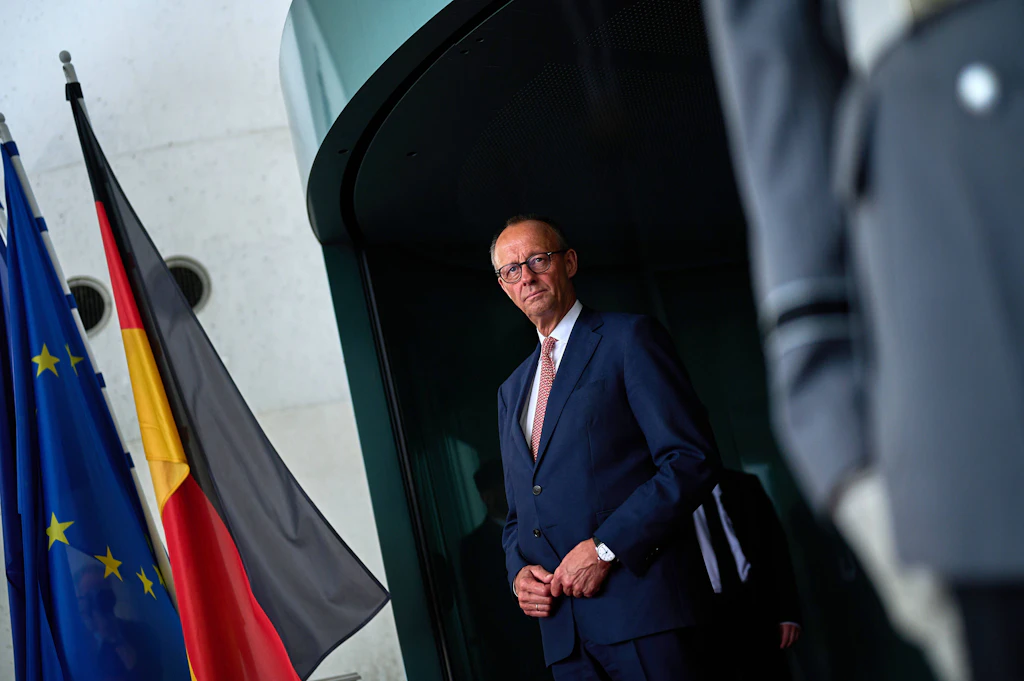 Diplomat rechnet mit Merz ab: Der eigenen Propaganda aufgesessen