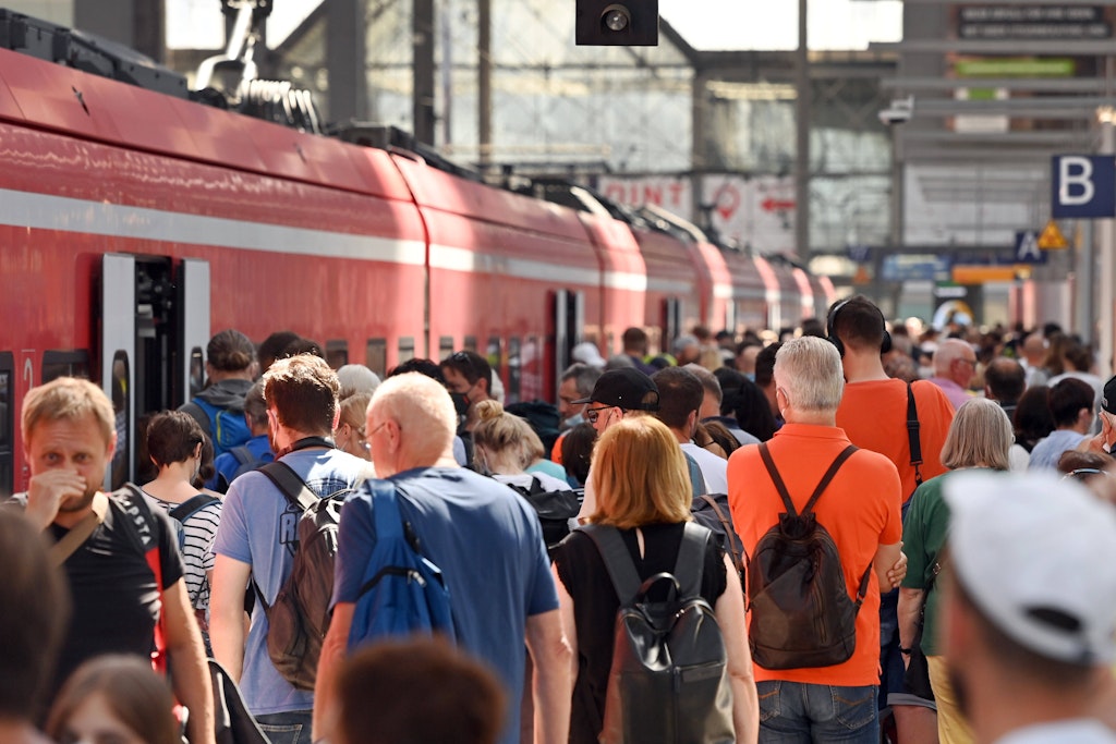 „Da steht ein Kind“: Hallo Deutsche Bahn, so kann es nicht weitergehen!