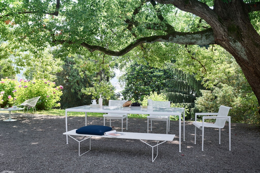 Klassiker für den Klimawandel: Ikonische Möbel für Balkon und Terrasse