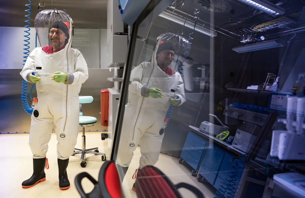 Virus experiments in Berlin: Why is the Society for Virology refusing to ...