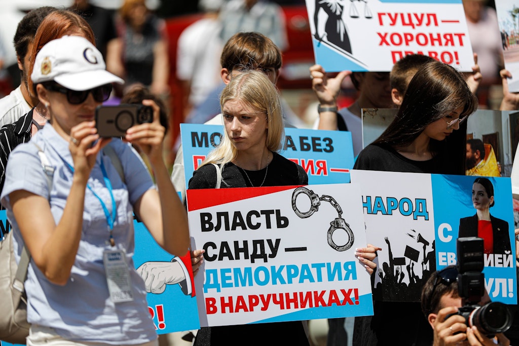 East-West tug-of-war: Geopolitics in the poorhouse of Moldova