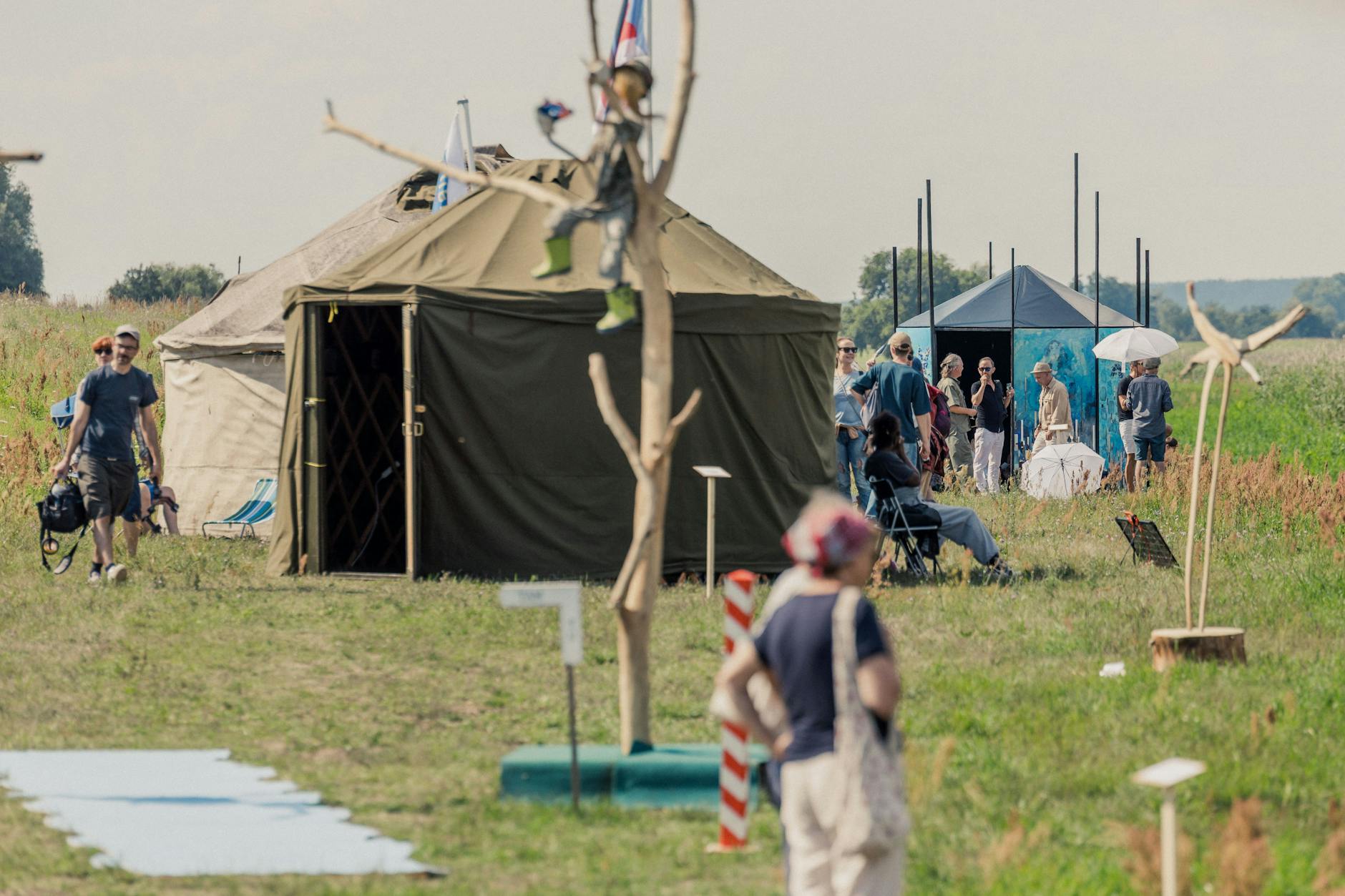 Durante il festival, le discussioni si svolgevano in queste tende, chiamate yurte.