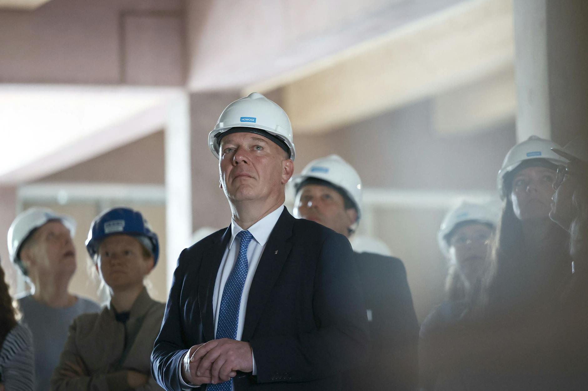 Kai Wegner participe à la « visite du nouveau bâtiment » de Howoge