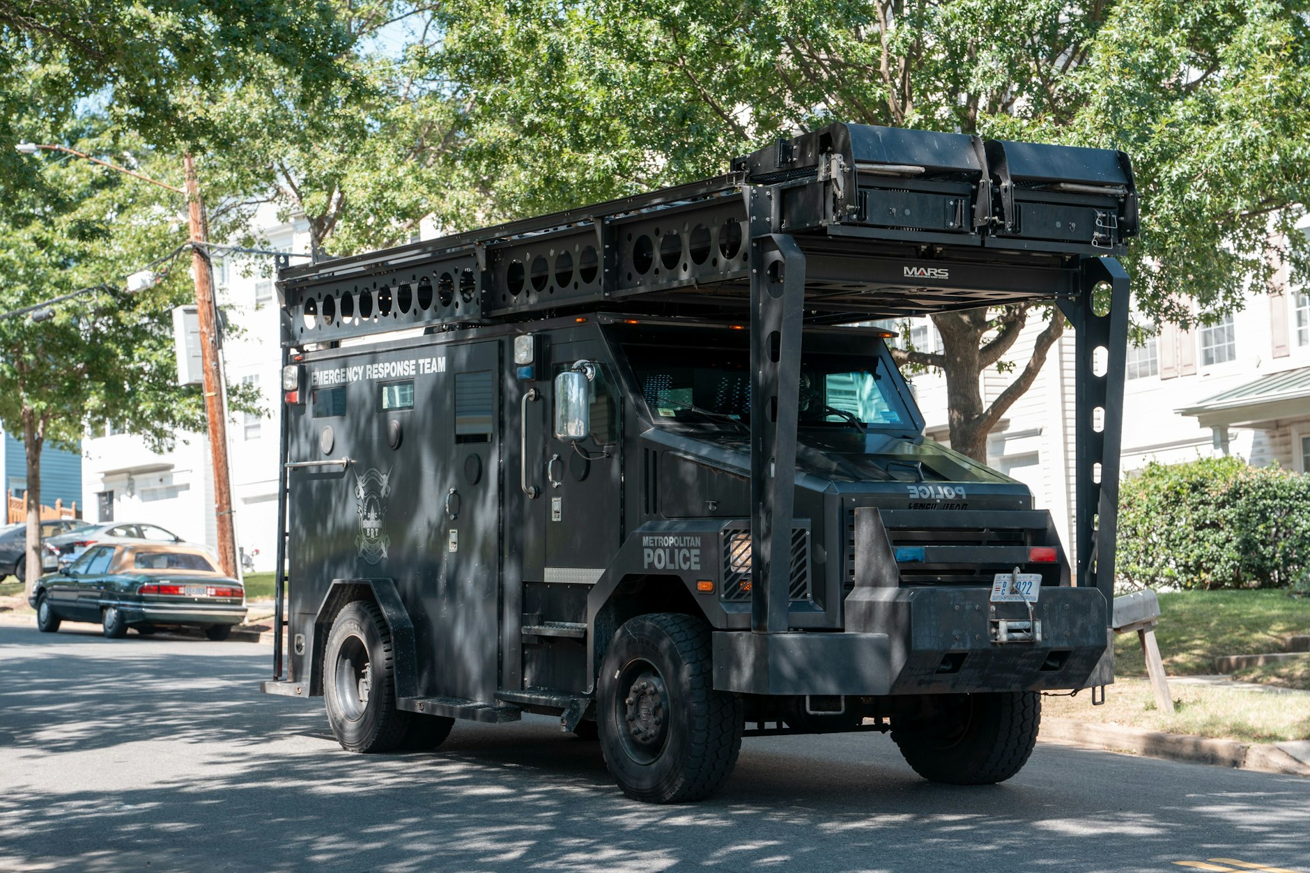 Ein Notfallteam des Metropolitan Police Department rückt zu einer Barrikadensituation in South East Washington aus.