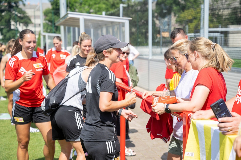Rekord in Wolfsburg: Frauen des 1. FC Union Berlin werden zu Zuschauermagneten