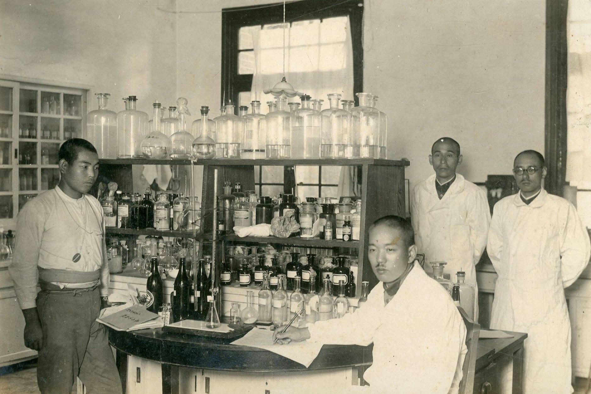 Ein japanisches Labor zu Zwecken der Entwicklung biologischer Waffen in China