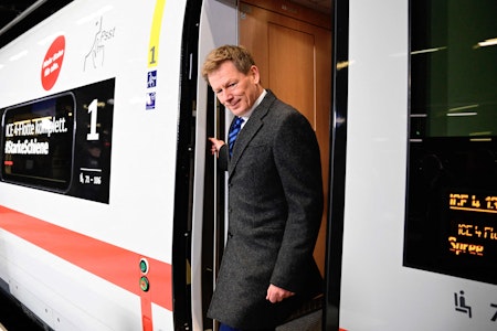 Nach Lutz’ Rauswurf – Ökonom Höfgen fordert: Bahn zurück zur Bundesbahn!