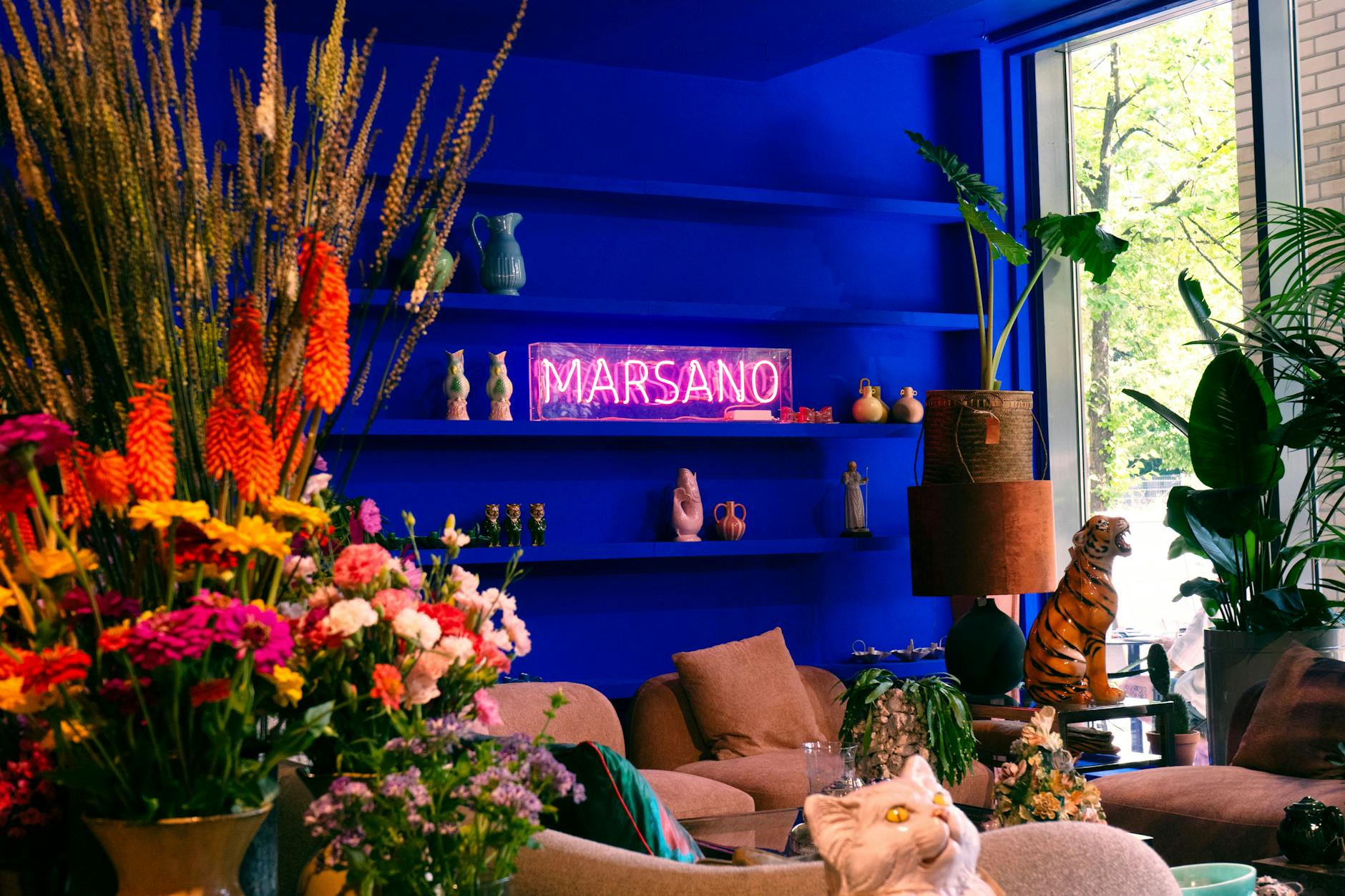 In Yves Klein Blue: The beautiful Marsano store is located on Charlottenstraße.