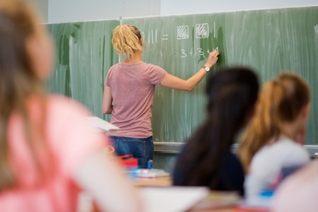 Lehrerin 15 Jahre lang krankgeschrieben: Gericht in NRW spricht Machtwort