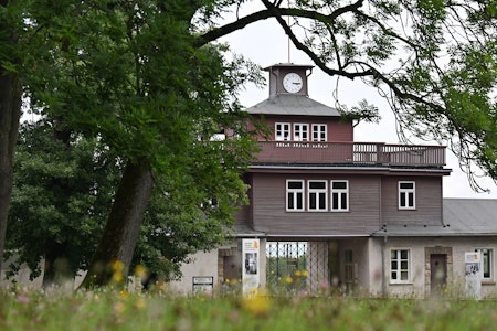 Urteil: Gedenkstätte Buchenwald darf Besuch mit Palästinenser-Tuch untersagen